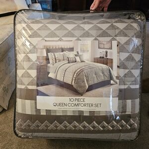 Queen 10-Piece Comforter Set in Taupe and Beige